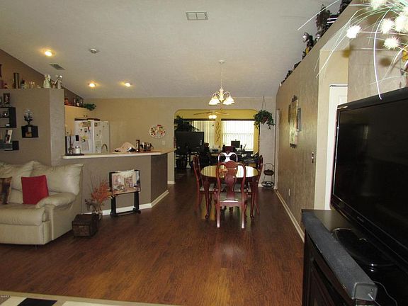 3rd image of 9609 N Old Mill Way