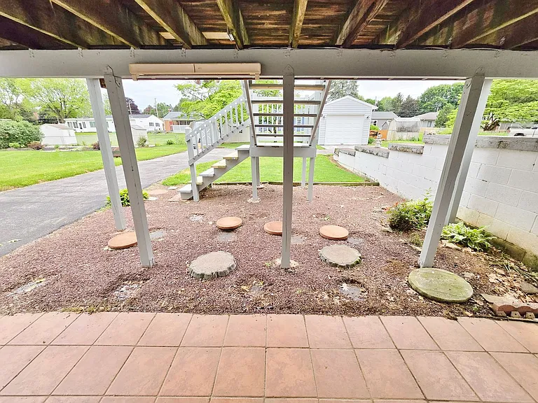 125 Grant Dr — Photo 48