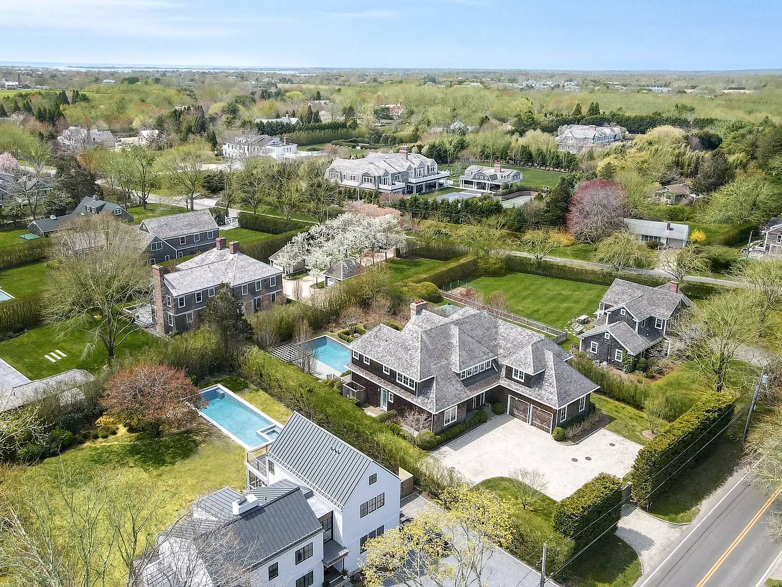Immaculate Bridgehampton Village Rental — Photo 2
