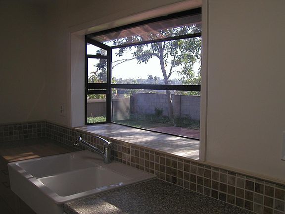 5th image of 5295 Manhasset Dr