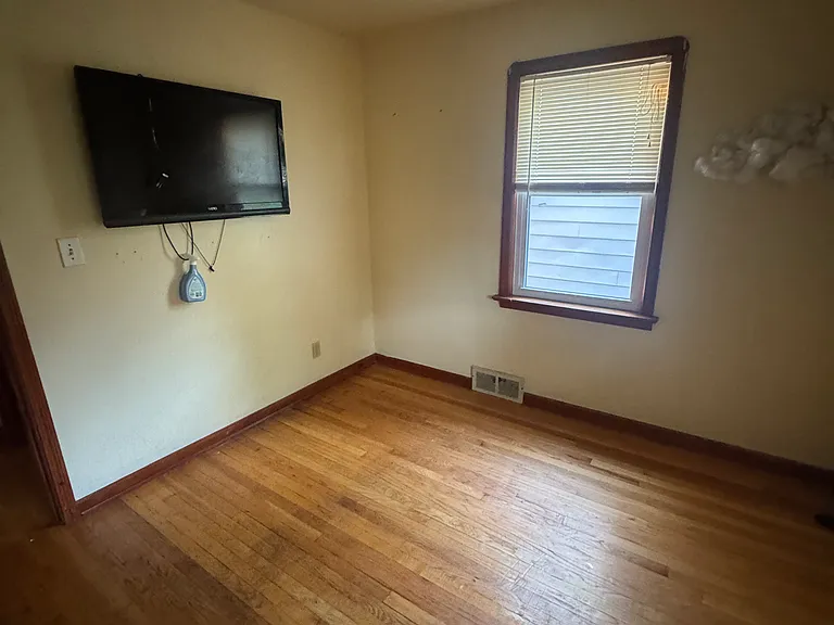 5121 Cato St — Photo 9