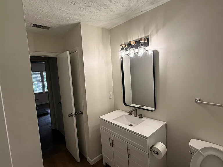 426 Freeman Dr — Photo 6