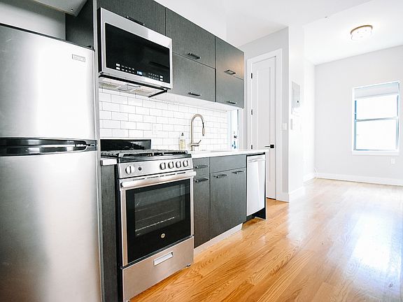 3rd image of 558 W 151st St #2S