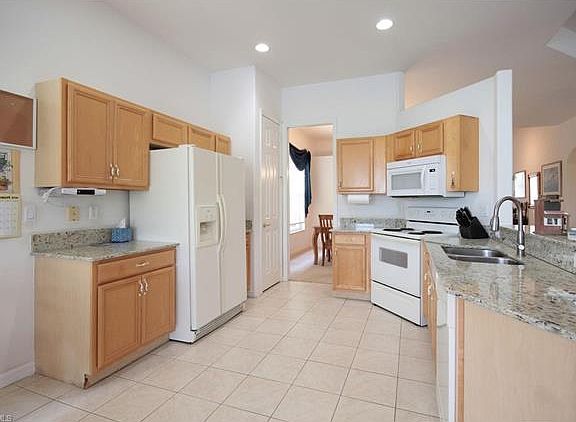 2nd image of 67 Glen Eagle Cir