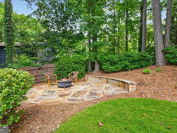 2nd image of 9640 Pine Thicket Way