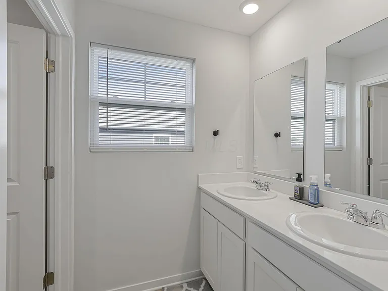 758 Leslie Dr — Photo 48