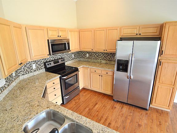 2nd image of 354 Wexford Dr