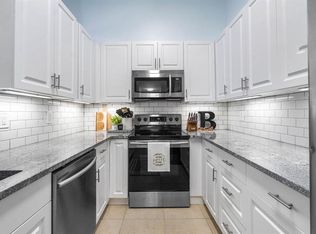 1106 Hyacinth Pl, Wellington, FL 33414