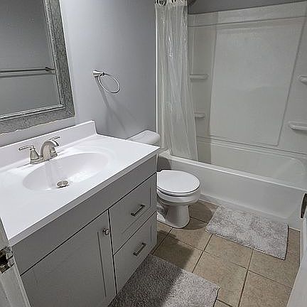 4th image of 2628 Sarona Rd