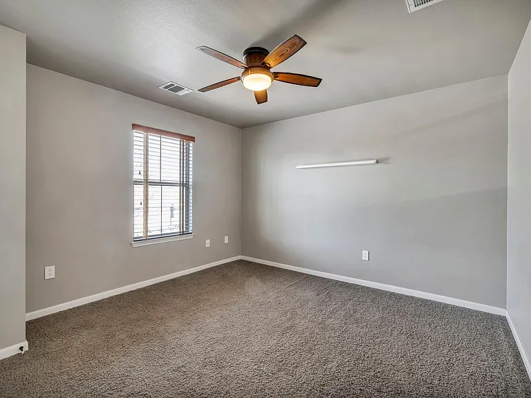105 Latitude Ln — Photo 24