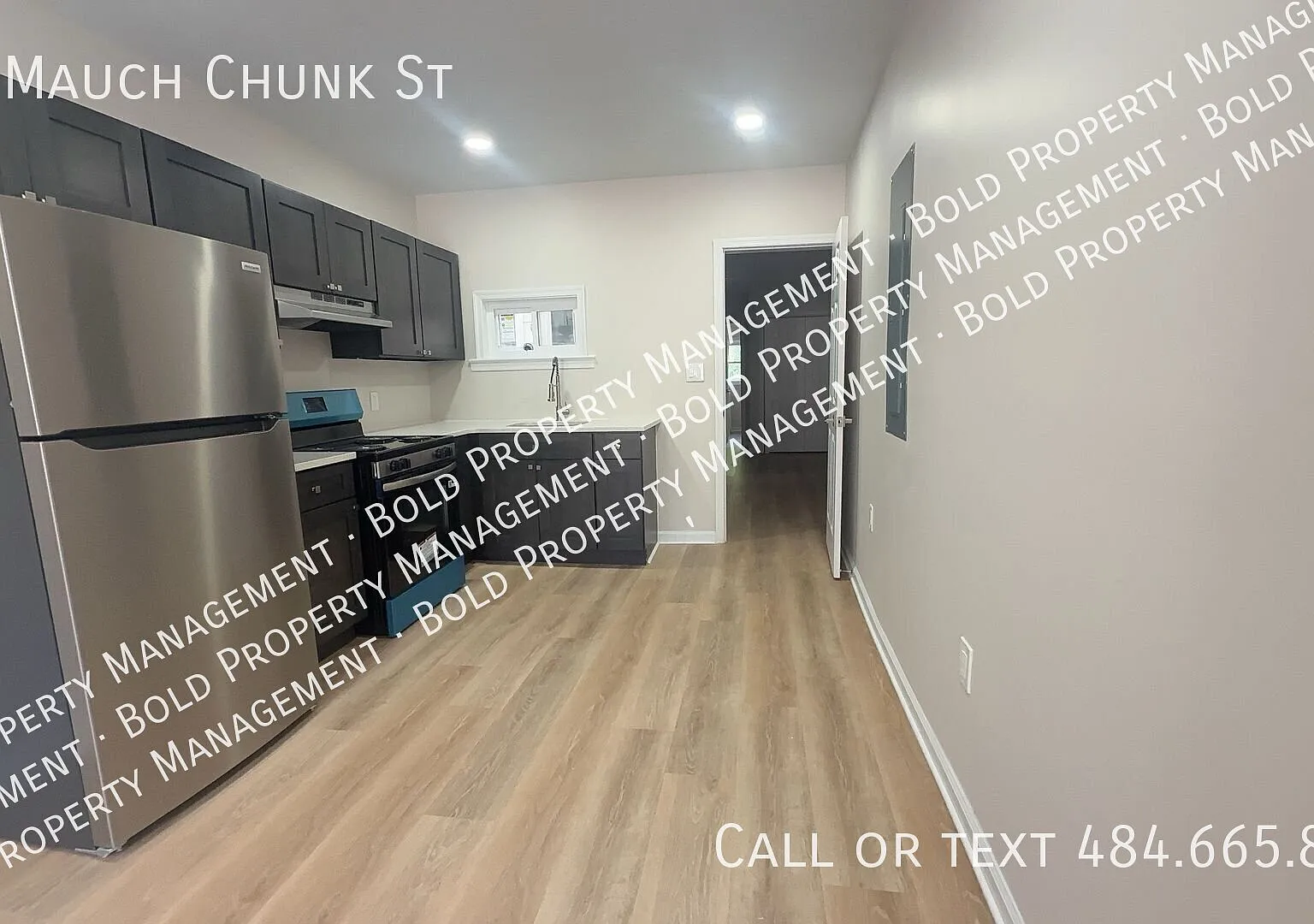 419 Mauch Chunk St — Photo 2
