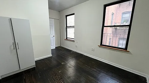 221 E 35th St #3E Photo 1