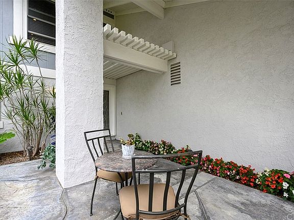 5th image of 522 S Santiago Way
