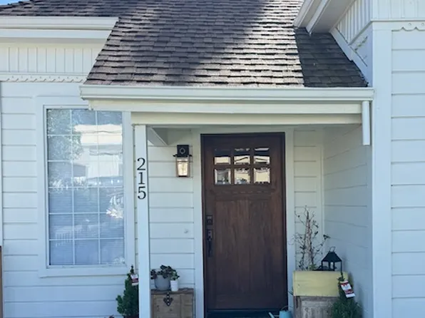 215 English St, Petaluma, CA 94952