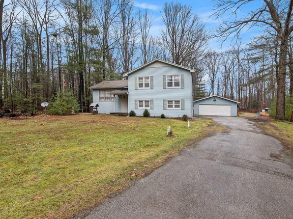 3108 Negaunee Trl, North Street, MI 48049