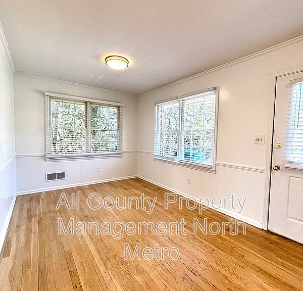 1273 Becket Dr NE — Photo 8