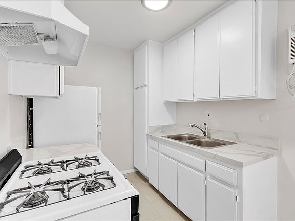5th image of 7332 Independence Ave APT 4