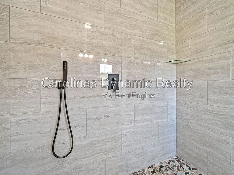 1533 S Battleground Ave — Photo 21
