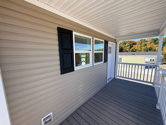 4th image of 12530 Kinsman Rd #18