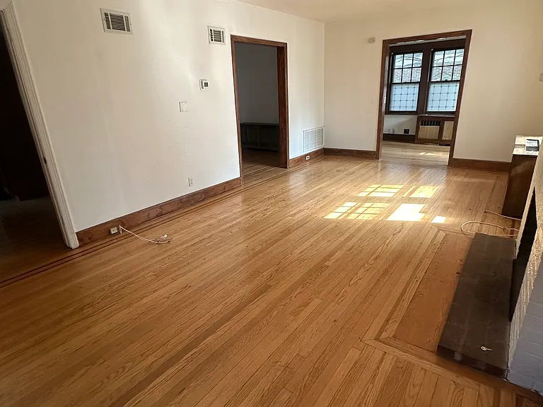 325 Bogert Ave — Photo 9