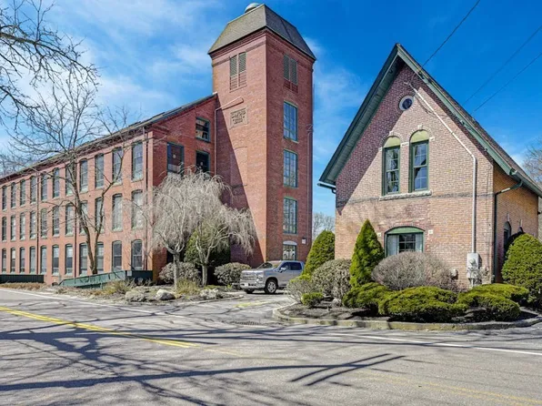 14 Sanford St Unit 66, Medway, MA 02053