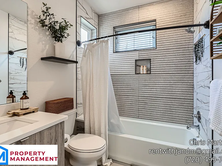 1230 Perry St #1 — Photo 11