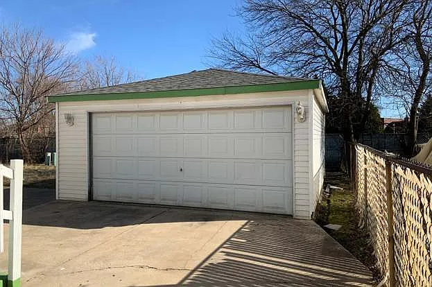 Building Photo - 2605 E 141st Pl