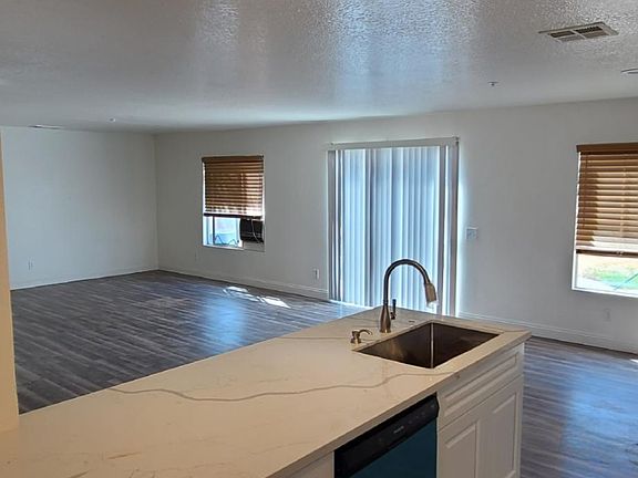 5th image of 6692 Earhart Ave