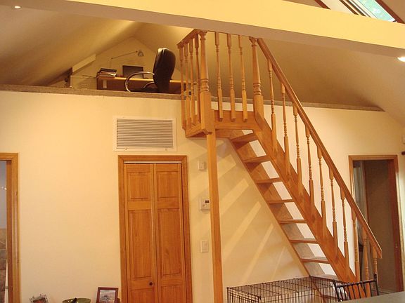 4th image of 134 Hunter Ave