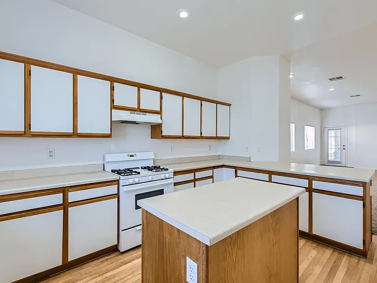 1720 Dwayne Stedman Ave — Photo 9