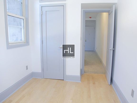 3rd image of 2352 37th St APT 1R