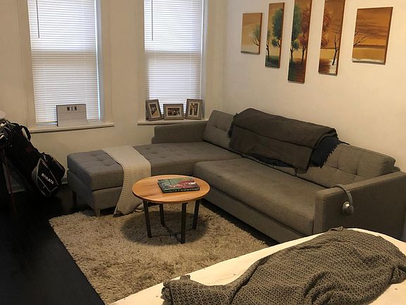 3rd image of 4240 N Clarendon Ave #308