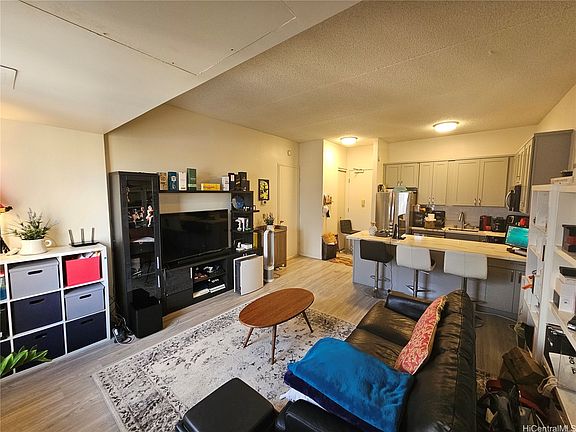 2nd image of 411 Hobron Ln APT 3907