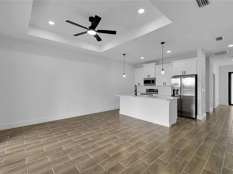 330 Gordon Ave S — Photo 16