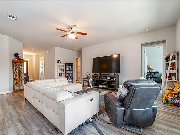 4th image of 273 Rimrock Ct