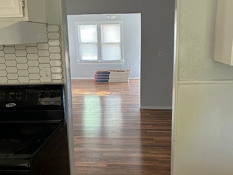 131 E Himes St — Photo 6