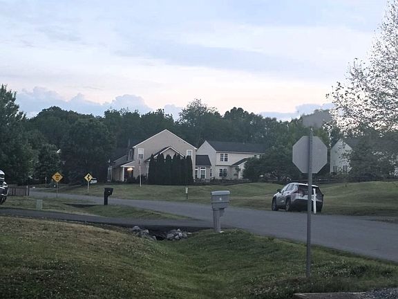 5th image of 504 Sawgrass Dr