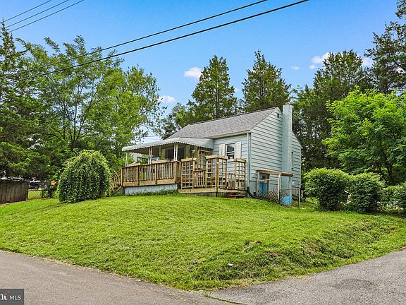 2nd image of 1209 Gloria Ave