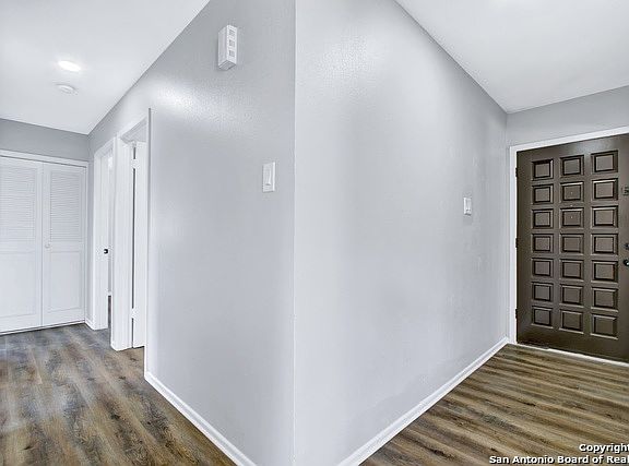 2nd image of 4903 Casa Oro St