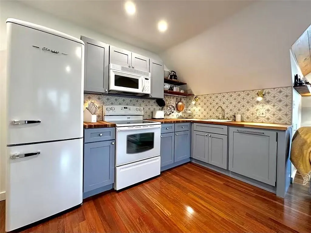 1 bed, 672 sqft, $2,200 — Photo 3