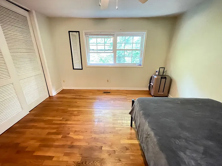 400 Davie Rd #9 — Photo 16