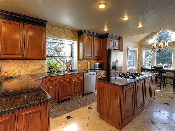 5th image of 2036 S Parkwood Cir