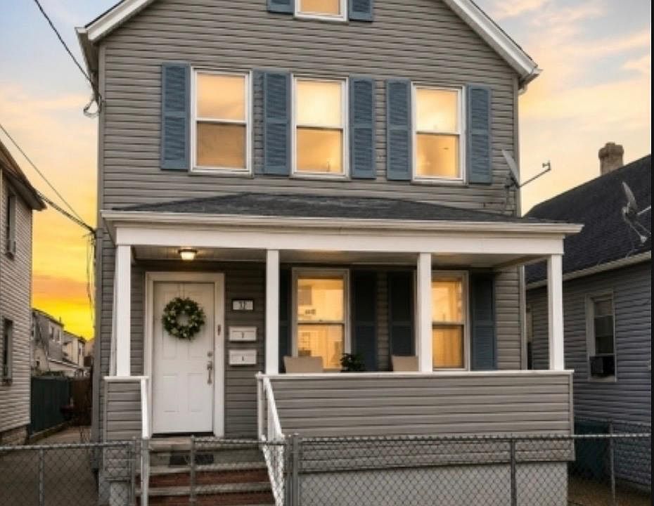 1st image of 32 Edwin St #2