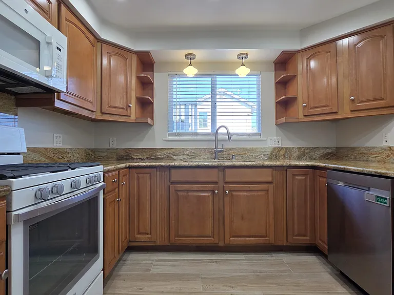 34032 Colegio Dr — Photo 7