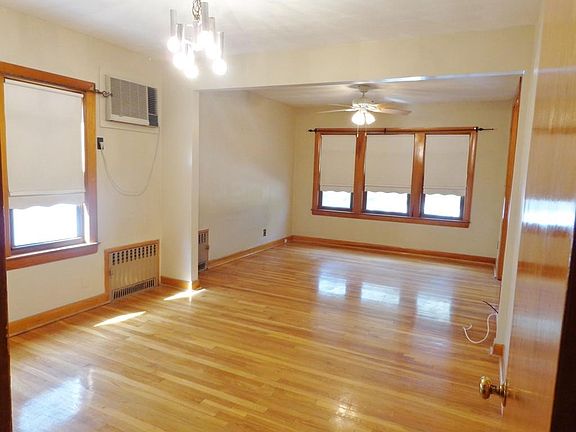 2nd image of 63 Crawford St #63