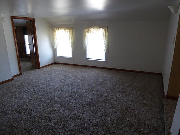 4th image of 600 1/2 N 4th St