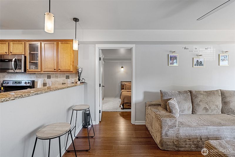 5th image of 690 32nd Street #B107