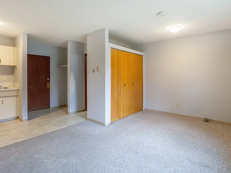 313 3rd Ave NE #9 — Photo 4