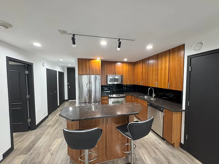30 E Huron St #5605 — Photo 10