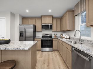 6095 Leonardo Run, Ontario, NY 14519